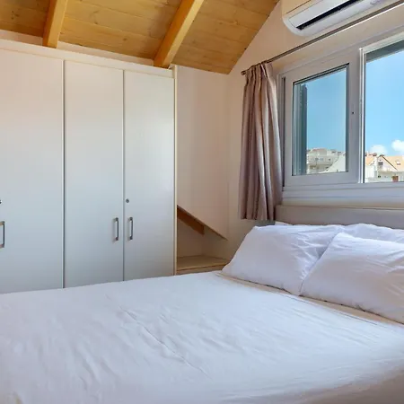 Elegant Living * 아르고스톨리온