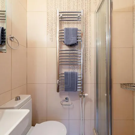 Elegant Living 아르고스톨리온